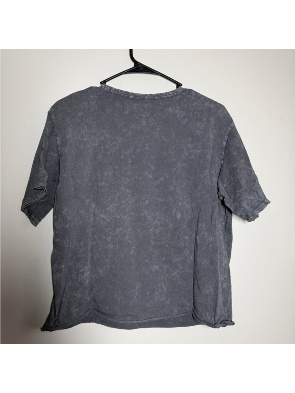 Women’s crop top - Picture 3 of 3